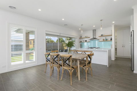 Tidal Changes - Rejuvenate Stays - Tourism Caloundra 1