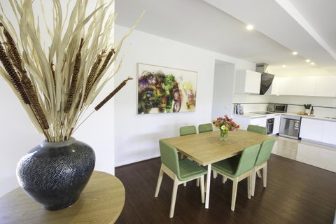 Phillip Island Towers - Tourism Caloundra 30
