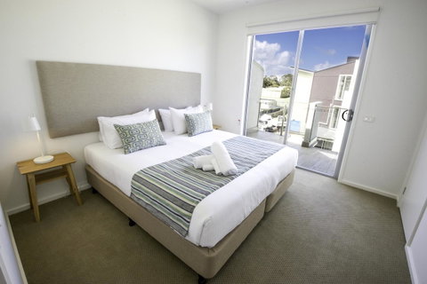 Phillip Island Towers - Tourism Caloundra 6
