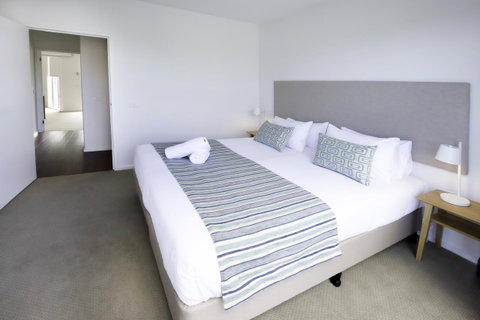 Phillip Island Towers - Tourism Caloundra 33