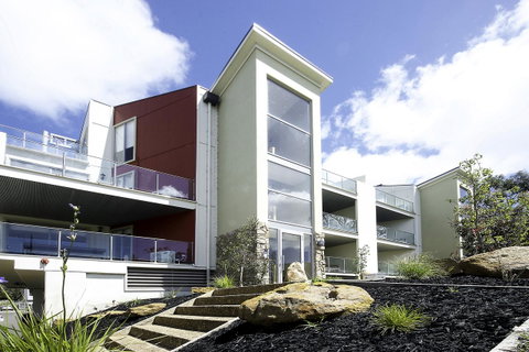 Phillip Island Towers - Tourism Caloundra 27