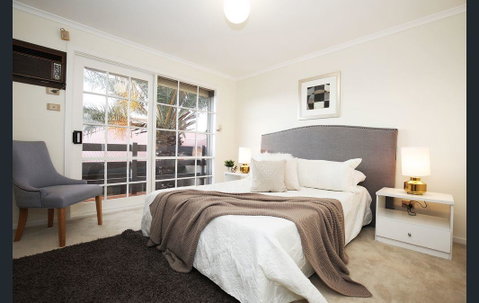 The Gallery Hours - Tourism Caloundra 0