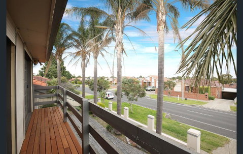 The Gallery Hours - Tourism Caloundra 8