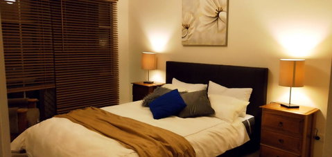 The Gallery Hours - Tourism Caloundra 3