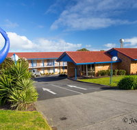 Blue Whale Motor Inn  Apartments - Tourism Caloundra