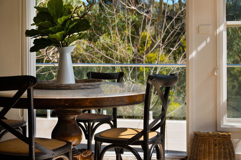 Lake Como Villa - Tourism Caloundra 5
