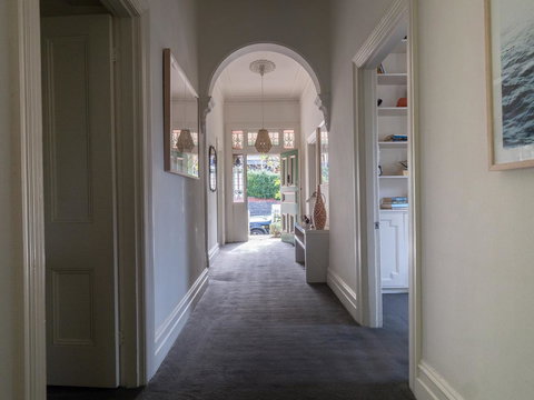 LittleStay Airlie - 2 Bedroom House - Tourism Caloundra 4