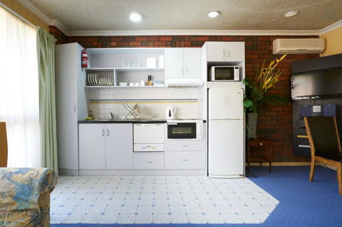 Cottages For Two - Tourism Caloundra 4