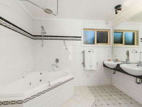 Cottages For Two - Tourism Caloundra 2