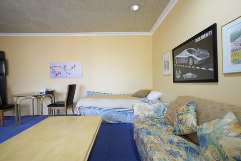 Cottages For Two - Tourism Caloundra 11