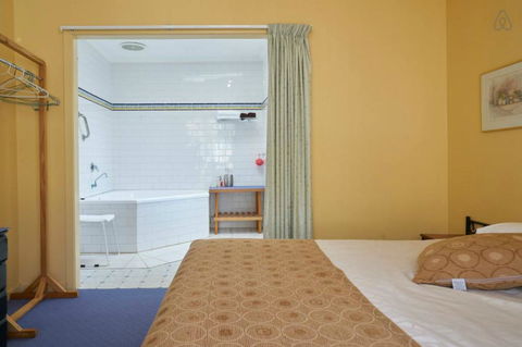 Cottages For Two - Tourism Caloundra 8
