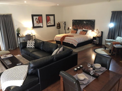 Minni Gums - Tourism Caloundra 0