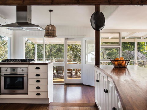 Green Gully House - Tourism Caloundra 2