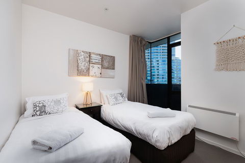 Dockland Kings Lucky 805 - Tourism Caloundra 8