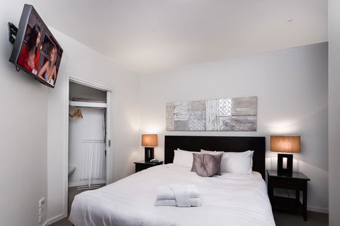 Dockland Kings Lucky 805 - Tourism Caloundra 6