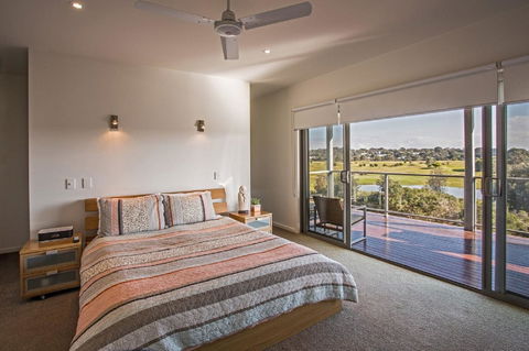 Saltwater Breeze Retreat - Tourism Caloundra 15