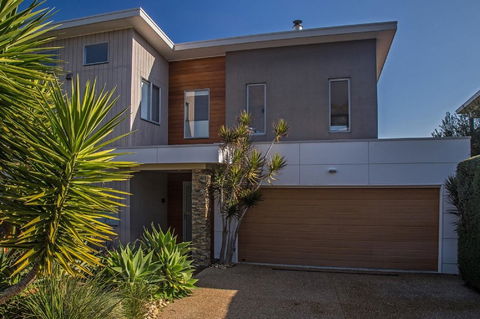 Saltwater Breeze Retreat - Tourism Caloundra 0