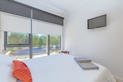 Stylish 3 Bedroom Townhouse - Free Parking - Tourism Caloundra 20