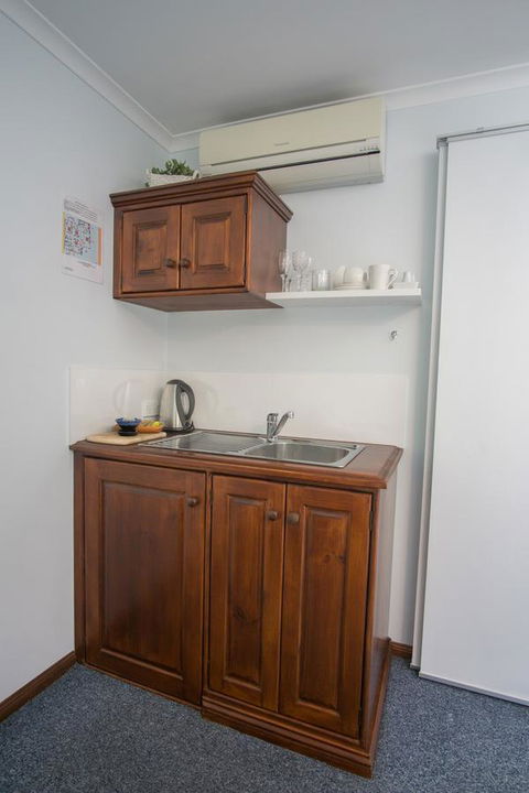 Debbie\'s Place - Tourism Caloundra 1