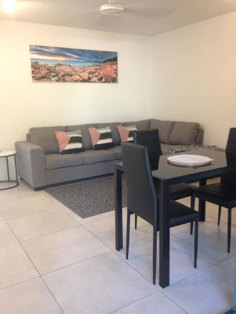 Chez Noosa Resort Motel - Tourism Caloundra 3