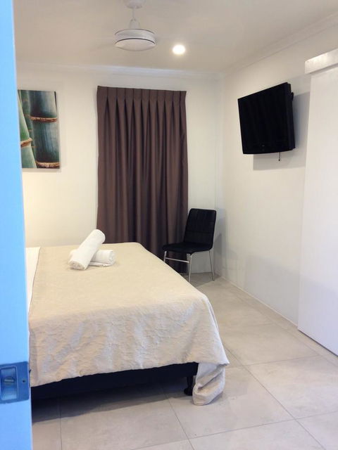 Chez Noosa Resort Motel - Tourism Caloundra 12