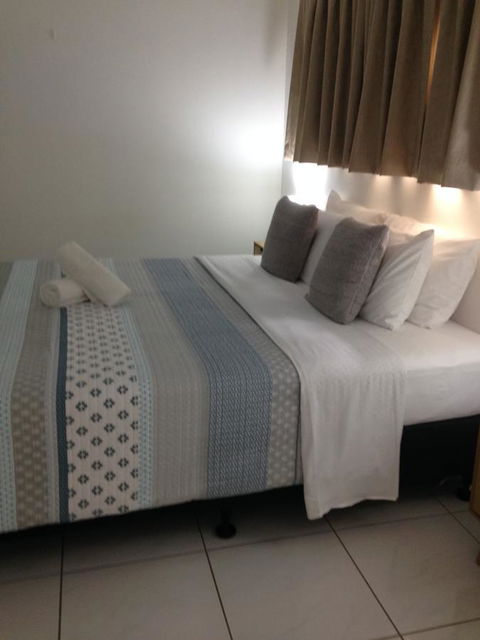 Chez Noosa Resort Motel - Tourism Caloundra 27