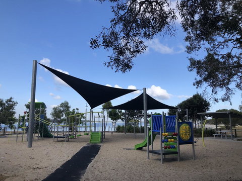 Bribie Island Hotel - Tourism Caloundra 23