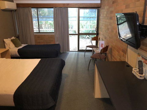 Bribie Island Hotel - Tourism Caloundra 21