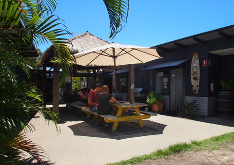 Backpackers At 1770 - Tourism Caloundra 11