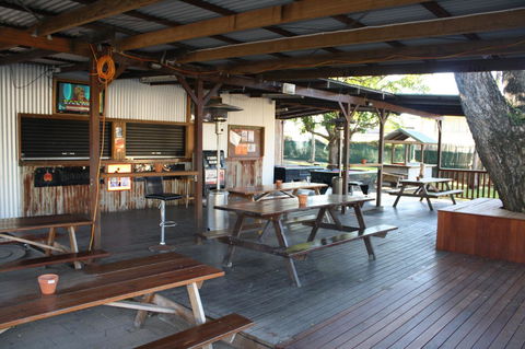 Nomads Airlie Beach - Tourism Caloundra 2