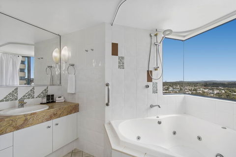 Mantra Mooloolaba Beach - Tourism Caloundra 24
