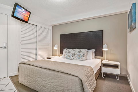 Mantra Mooloolaba Beach - Tourism Caloundra 3
