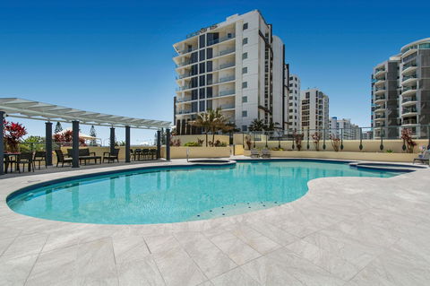 Mantra Mooloolaba Beach - Tourism Caloundra 0