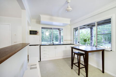 Airlie Beach Eco Cabins - Adults Only - Tourism Caloundra 37