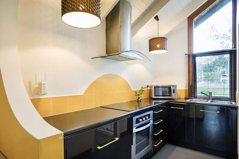 Airlie Beach Eco Cabins - Adults Only - Tourism Caloundra 19