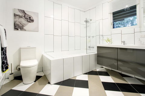 Airlie Beach Eco Cabins - Adults Only - Tourism Caloundra 34