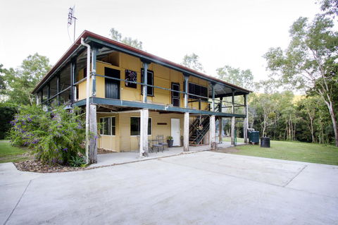 Airlie Beach Eco Cabins - Adults Only - Tourism Caloundra 44