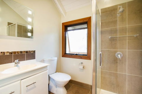 Airlie Beach Eco Cabins - Adults Only - Tourism Caloundra 15