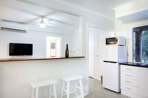Airlie Beach Eco Cabins - Adults Only - Tourism Caloundra 8