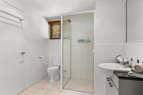 Blue Lagoon Resort - Tourism Caloundra 10