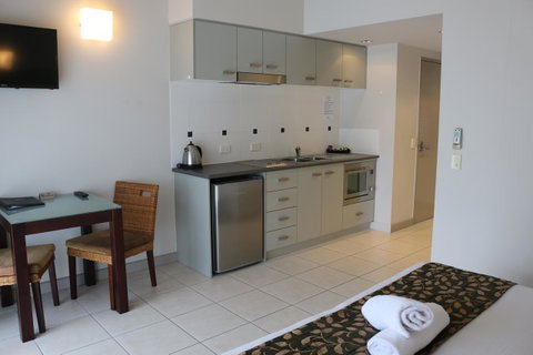 Blue Lagoon Resort - Tourism Caloundra 11