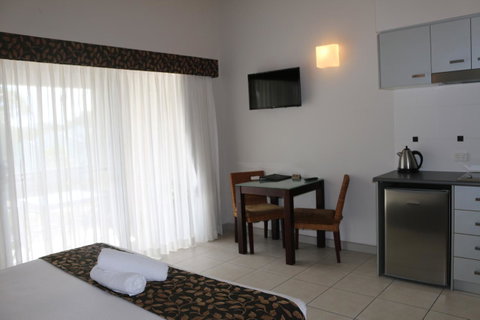 Blue Lagoon Resort - Tourism Caloundra 19