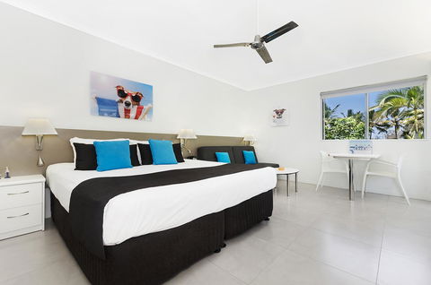 By The Sea Port Douglas - Tourism Caloundra 15