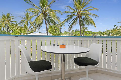 By The Sea Port Douglas - Tourism Caloundra 18