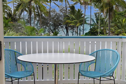 By The Sea Port Douglas - Tourism Caloundra 5