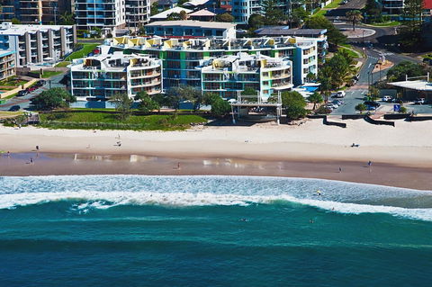 Rolling Surf Resort - Tourism Caloundra 0