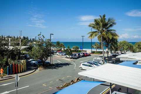 Rolling Surf Resort - Tourism Caloundra 28