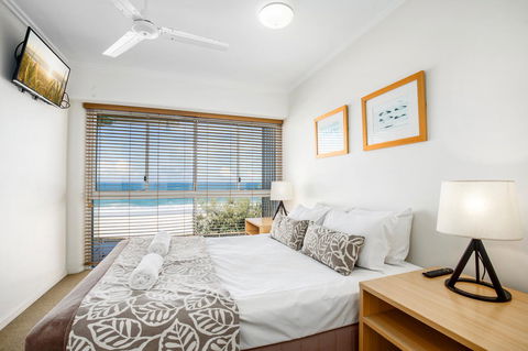Rolling Surf Resort - Tourism Caloundra 12