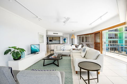 Rolling Surf Resort - Tourism Caloundra 15