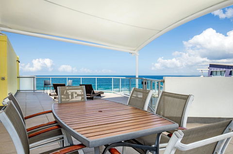 Rolling Surf Resort - Tourism Caloundra 9